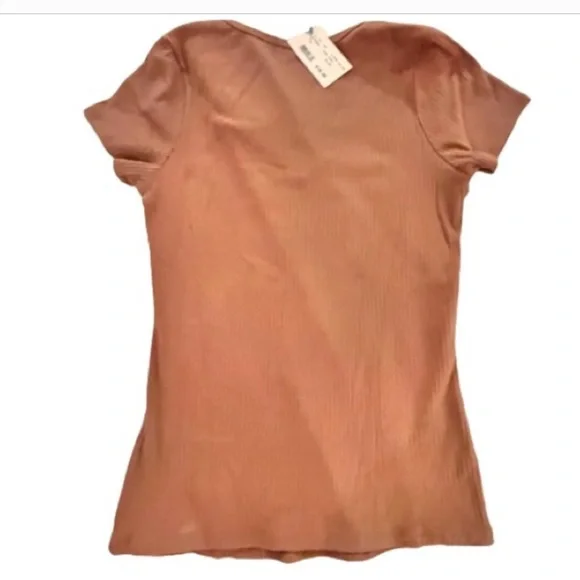 NWT- Set/2 Wishful Thinking Ribbed V-Neck T-Shirts Size: large - Picture 3 of 8